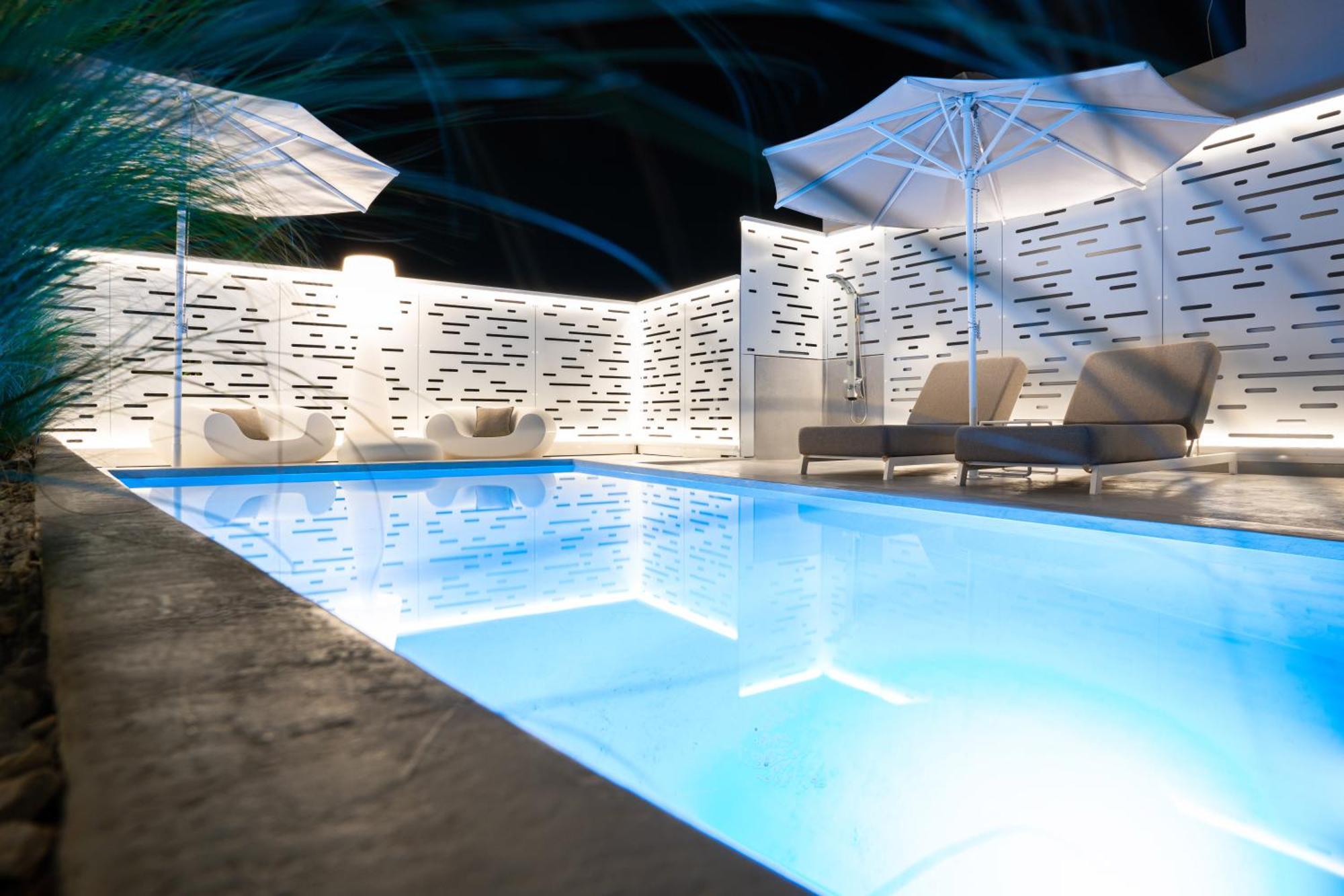 Ma Maison No5 Penthouse Loft, Private Heated Pool, Acropolis View, Ultra High Speed Internet 300 Mbps, Short Walk To Acropolis, Parking Upon Request, 1' From Metro Athen Eksteriør billede