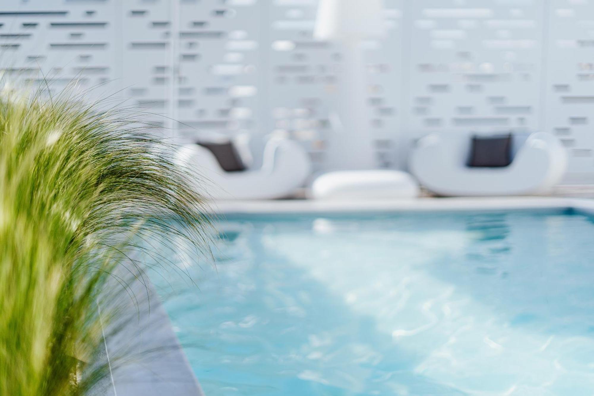 Ma Maison No5 Penthouse Loft, Private Heated Pool, Acropolis View, Ultra High Speed Internet 300 Mbps, Short Walk To Acropolis, Parking Upon Request, 1' From Metro Athen Eksteriør billede